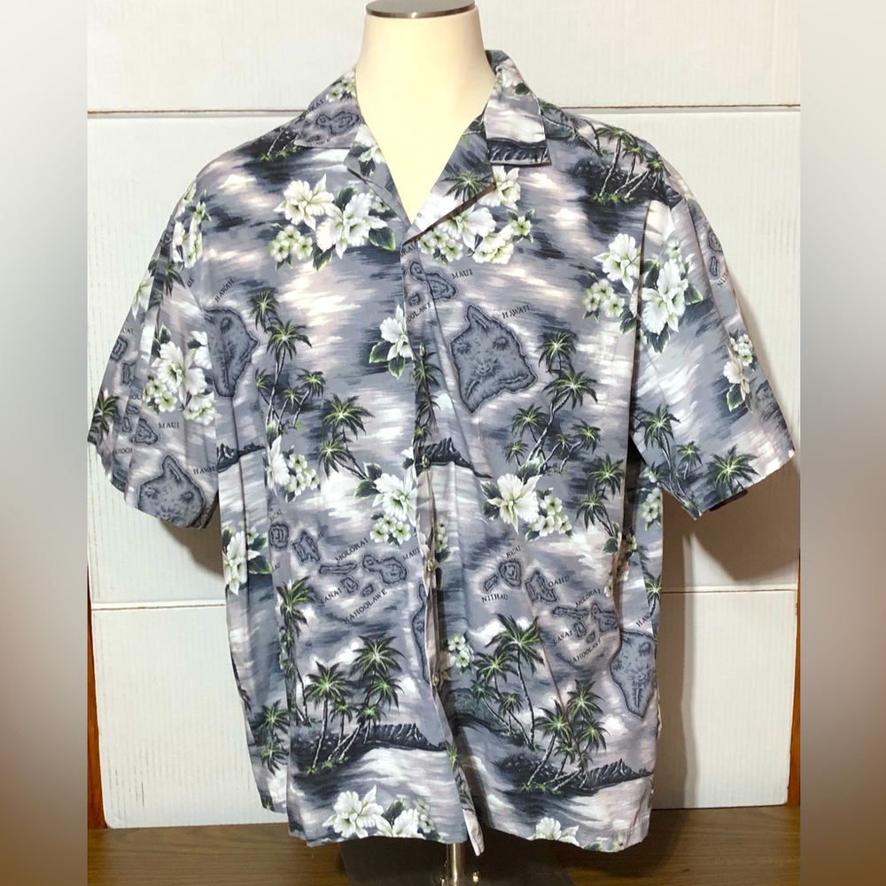 NWOT Ky’s 3XL White & Gray Hawaiian Button Up Shirt 30” length 27” p2p
